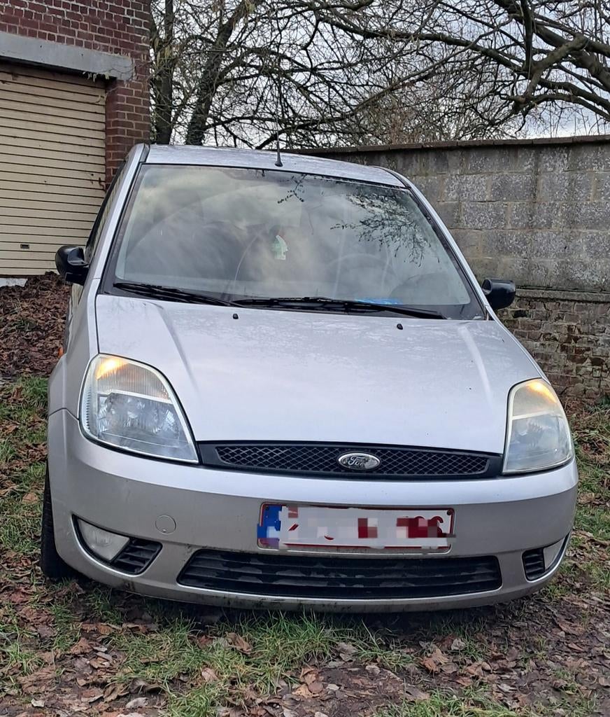 FORD FIESTA ESSENCE  GHIA  ‼️64 000 KM ‼️, Argent ou Gris, Achat, Boîte manuelle, Noir