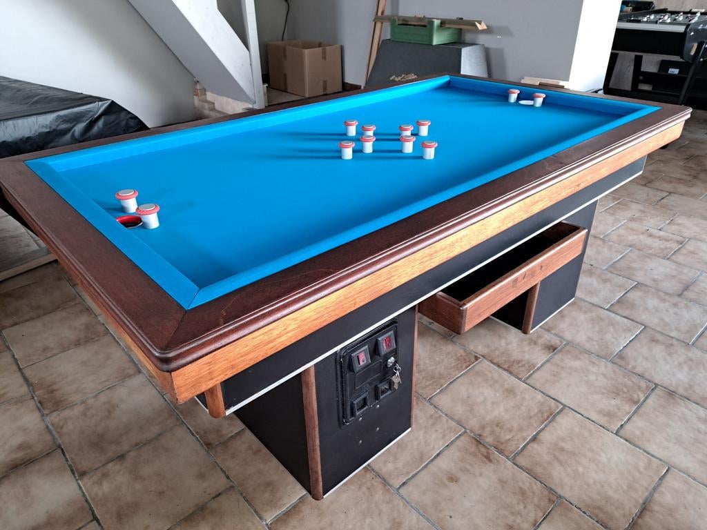 Billard à bouchons