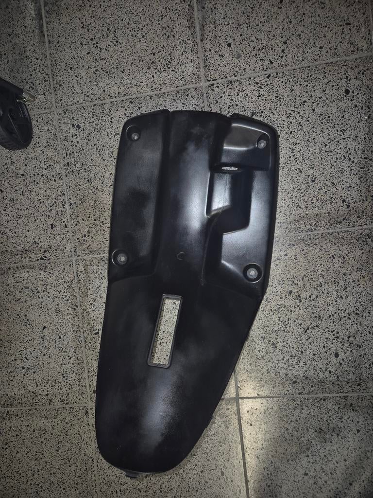 Knieplaat mbk booster spirit bws, Ophalen, Gebruikt, Mbk