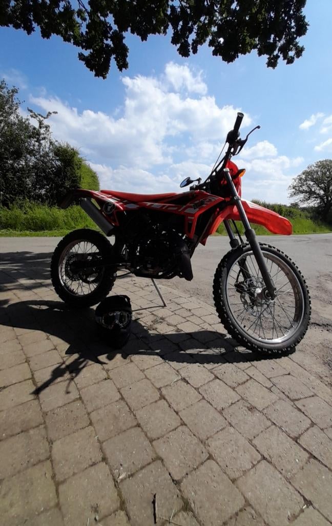 Moto Beta rr 50 cc enduro STD rouge