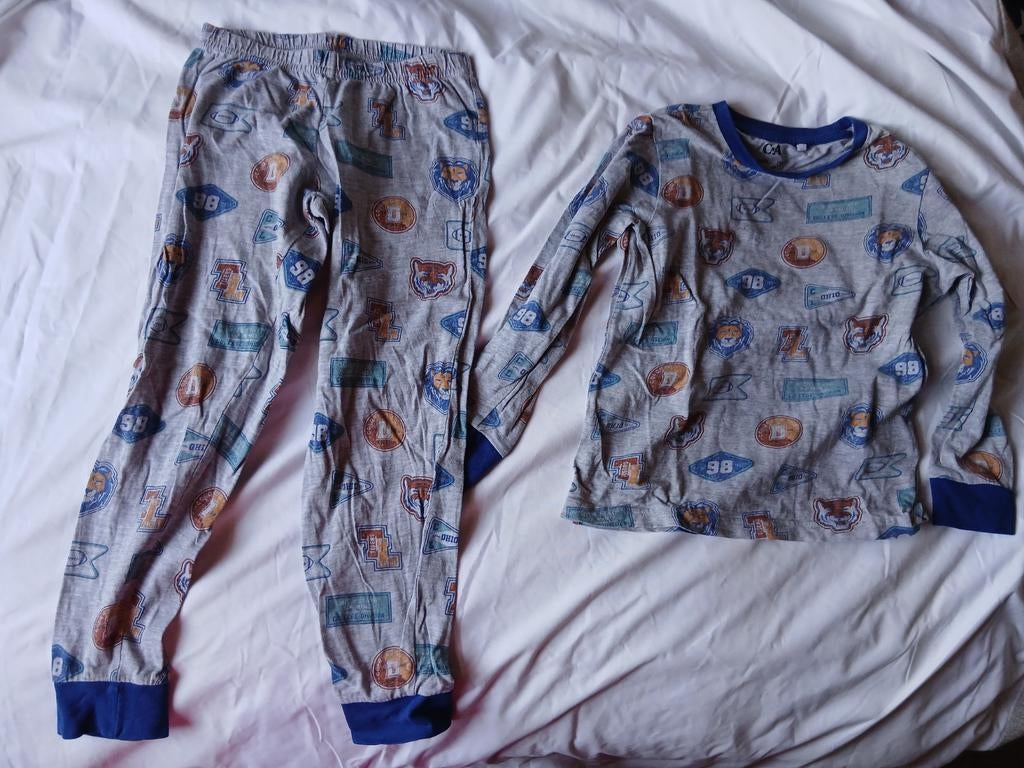 Pyjama maat 122, C&A., Kleding | Dames, Pyjama's, Ophalen