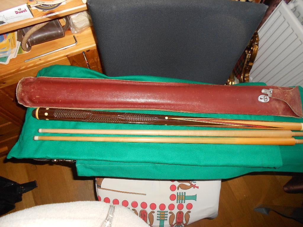 Biljart Keu.Oudere keu zeer mooie inleg en houtsnijwerk, Sport en Fitness, Biljarten en Poolen, Ophalen of Verzenden, Zo goed als nieuw