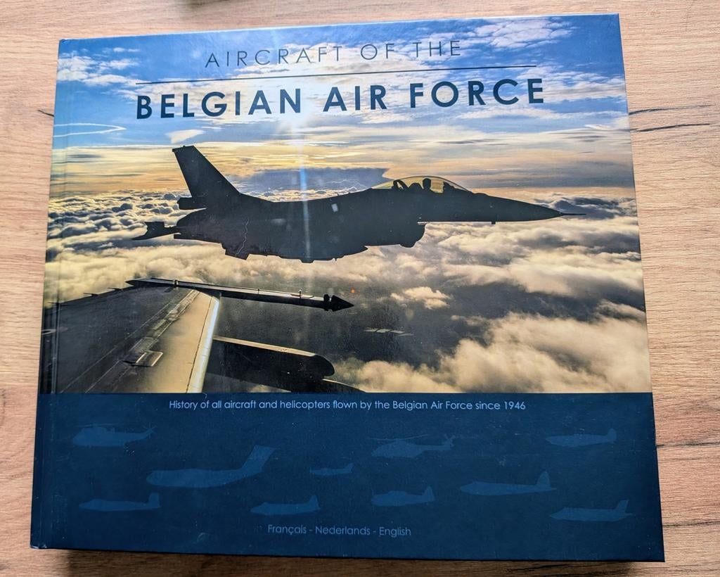 Belgian air force 285 page's, Verzamelen, Militaria | Algemeen, Ophalen