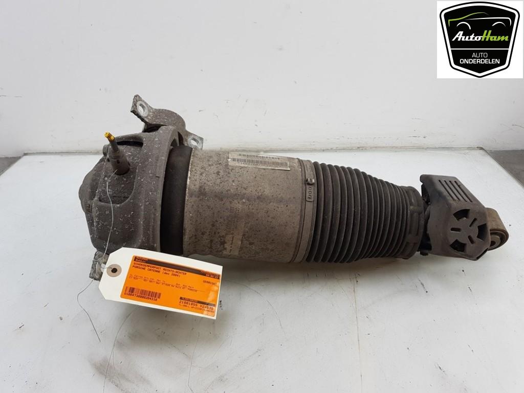 AMORTISSEUR ARRIÈRE DROIT Porsche Cayenne (9PA), Autos : Pièces & Accessoires, Porsche Deutschland GmbH, Porscheplatz 1
70435  Stuttgart, DE