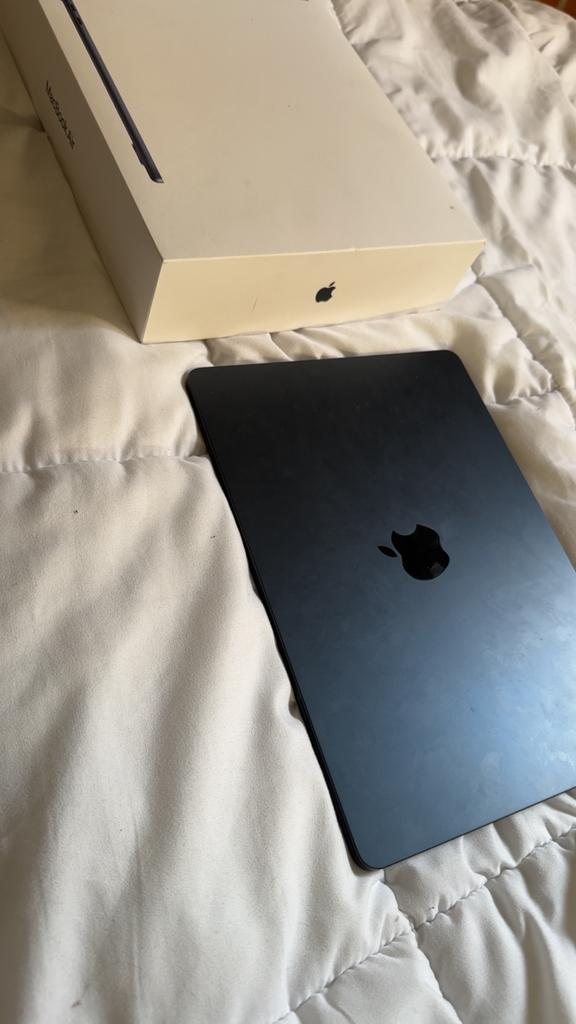 Macbook air  m4, Informatique & Logiciels, Apple iPad, 13 pouces ou plus, Comme neuf, Enlèvement