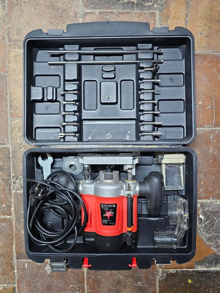 Défonceuse électrique avec coffret et accessoires, Bricolage & Construction, Enlèvement, Comme neuf, Électrique