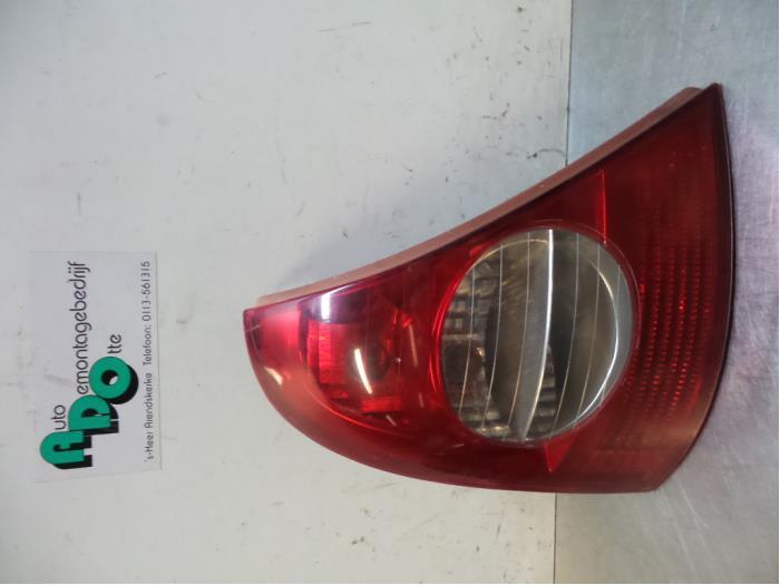 Achterlicht links van een Renault Clio (Clio 2 01-), Gebruikt, -, Renault, -