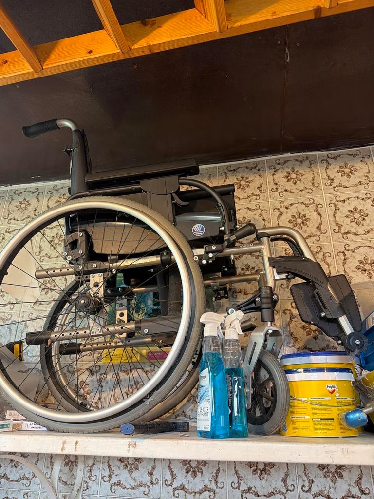 Fauteuil roulant Vermeiren V300 Dl, Divers, Chaises roulantes, Enlèvement, Comme neuf