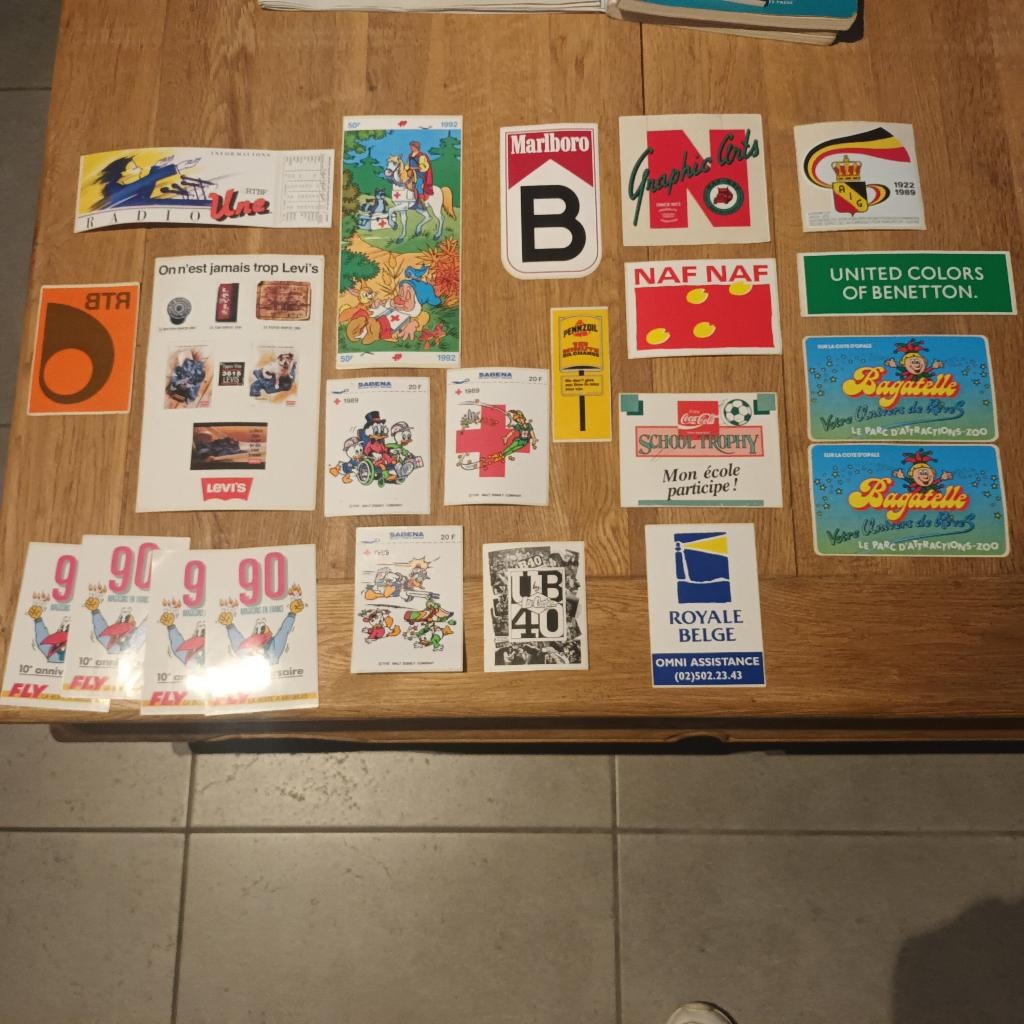 Marlboro UB40 Benetton RTBF Sabena vintage stickers, Verzamelen, Verzenden