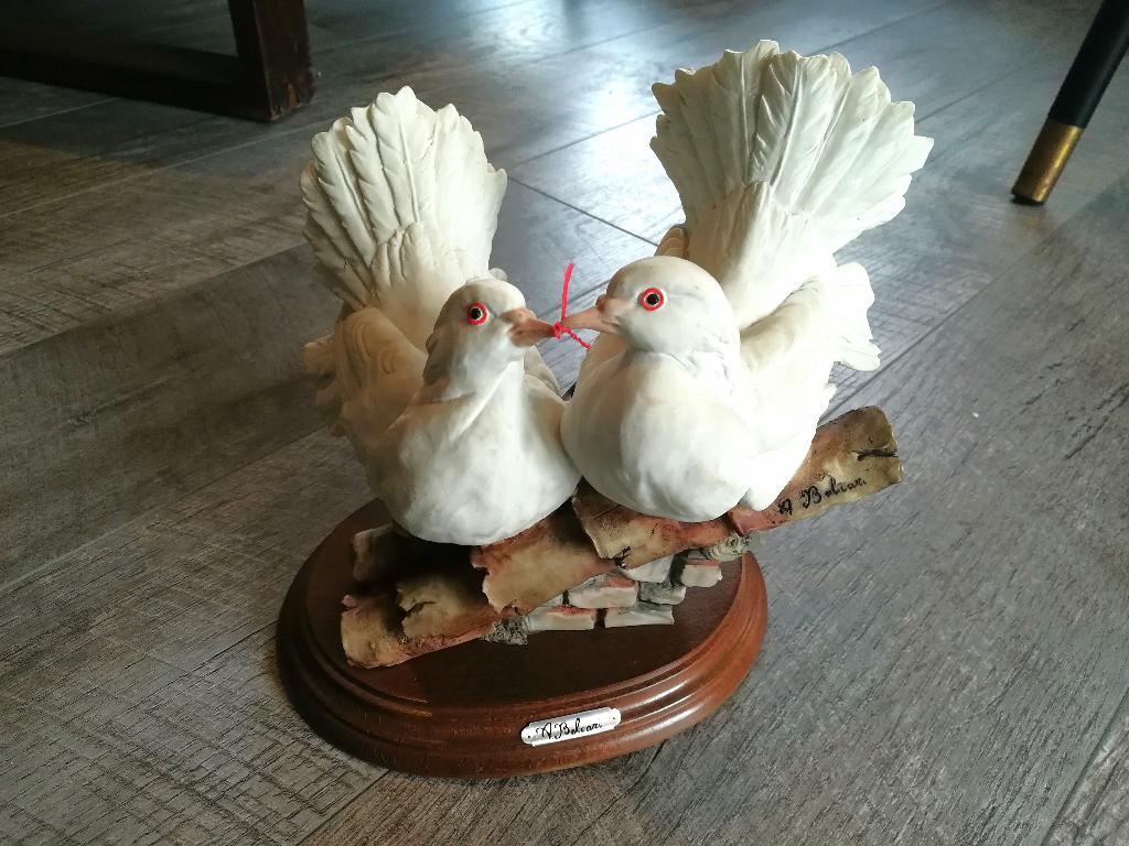 Beeld duiven A. Belcari, Enlèvement