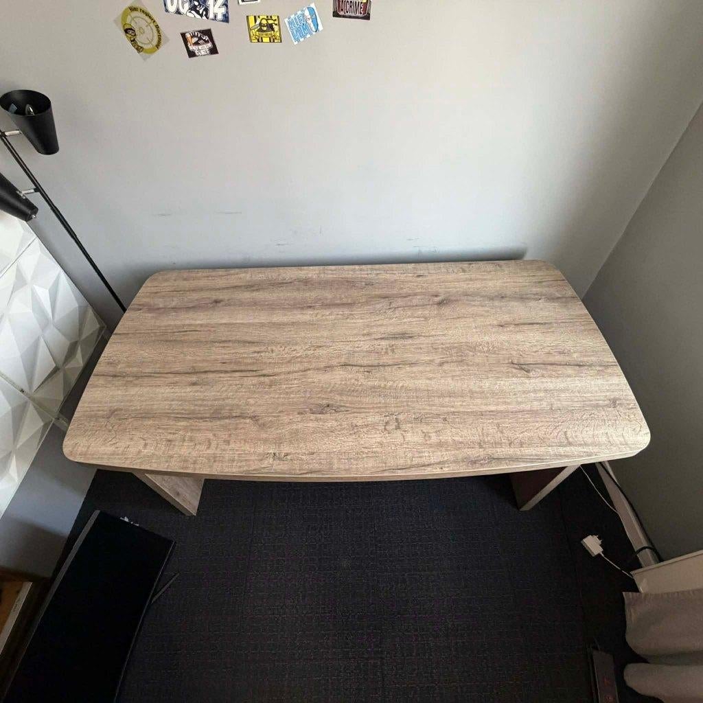 Stevige Bureau & Bijpassende Kleding kast, Huis en Inrichting, Bureaus, Ophalen