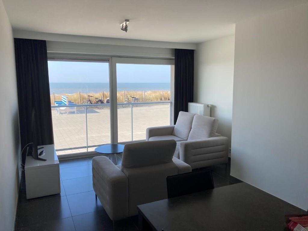 vrij paasvakantie zeedijk Westende : 2 slpkr+zeezicht+garage, Eigenaar