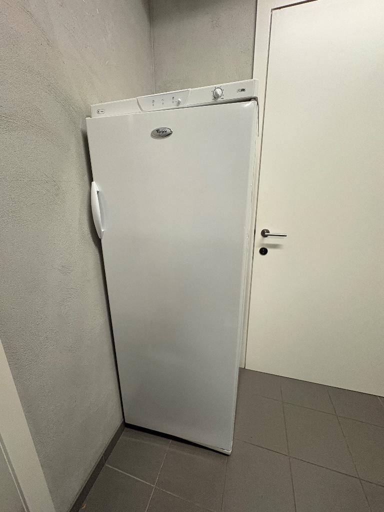 Diepvriezer, Elektronische apparatuur, Vriezers en Diepvrieskisten, Minder dan 60 cm, Zo goed als nieuw, Energieklasse A of zuiniger