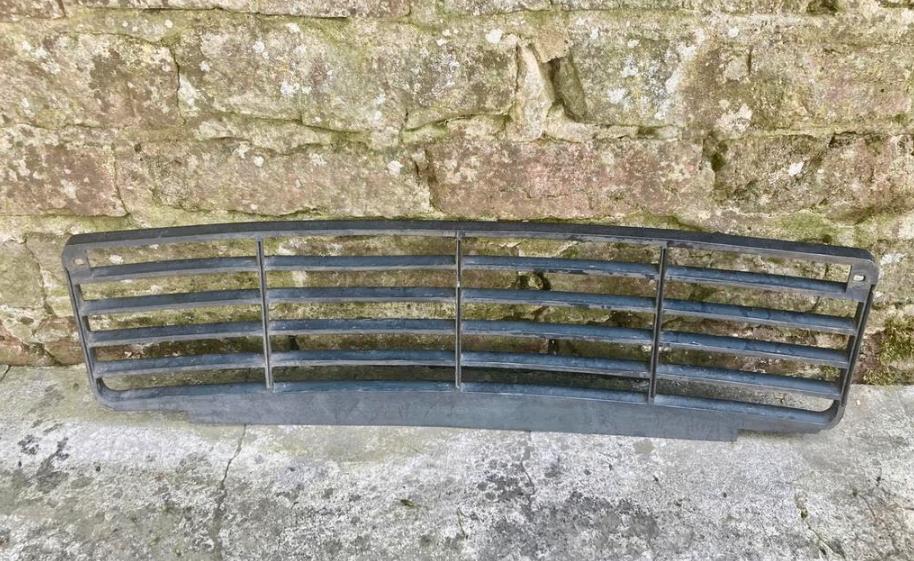 Calandre pare choc avant Porsche 924 état neuf, Enlèvement ou Envoi, Avant, Porsche, Pare-chocs