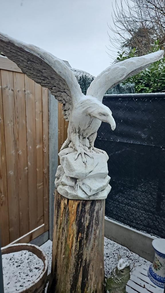 Zeearend in steen op houtsokkel, Tuin en Terras, Ophalen, Steen