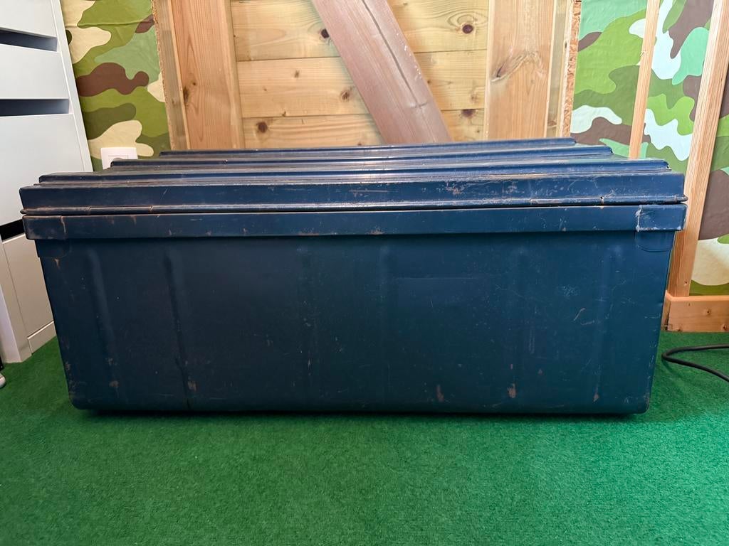 Metalen legerkisten, Enlèvement, Utilisé