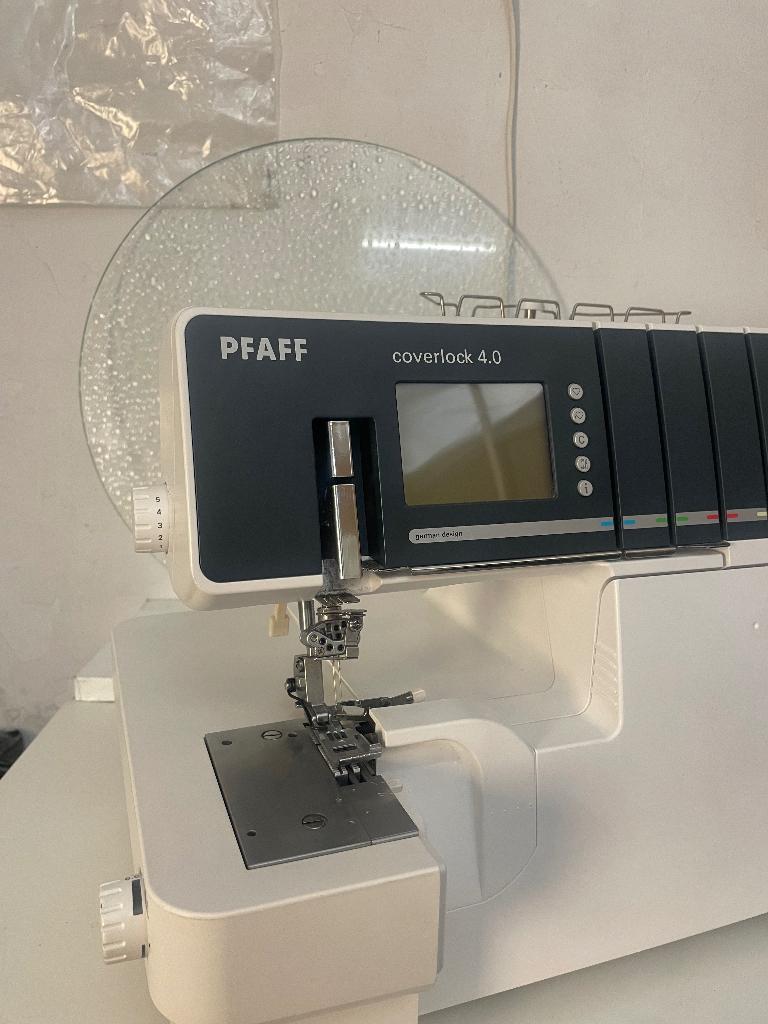 Surjeteuse PFAFF Coverlock 4.0, Hobby en Vrije tijd, Ophalen, Gebruikt, Lockmachine, Pfaff