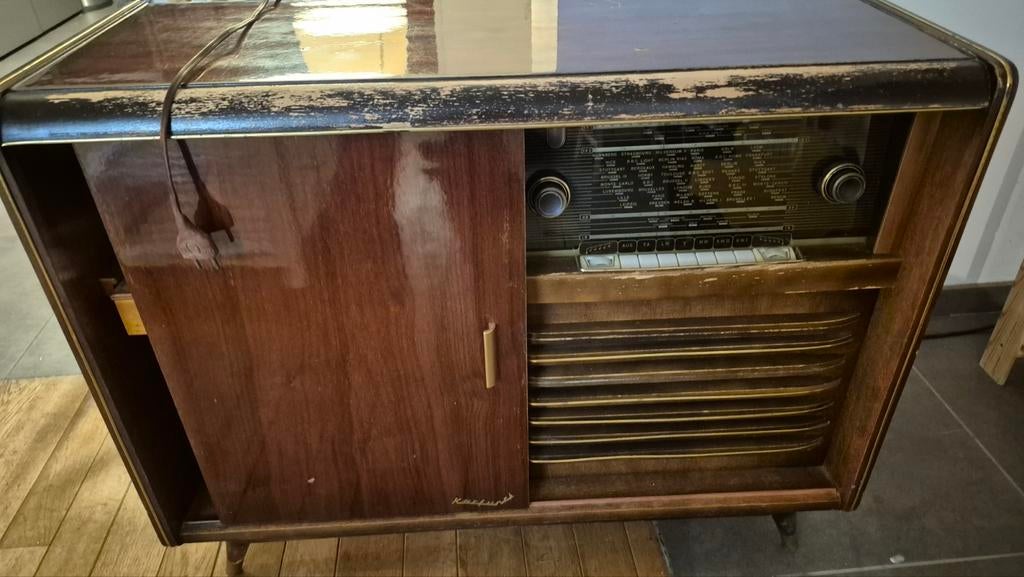 Meuble radio, tourne disque vintage