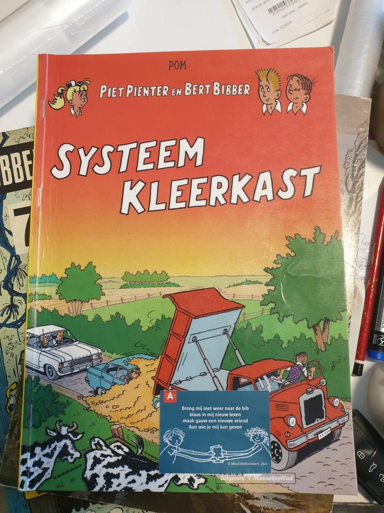 SYSTEEM KLEERKAST uitgave 't Mannekesblad EX BIBLIOTHEEK, Boeken, Gelezen, Pom, Eén stripboek, Ophalen of Verzenden