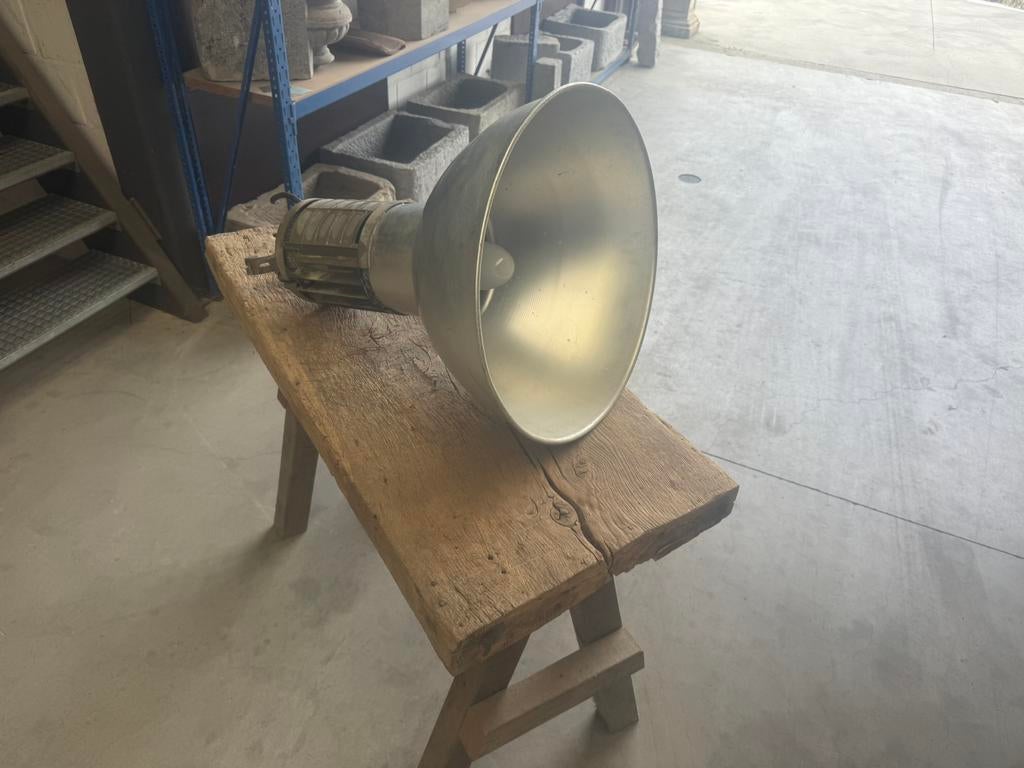 Prachtige, oude industriële fabriekslamp Merk : Mazda, Ophalen