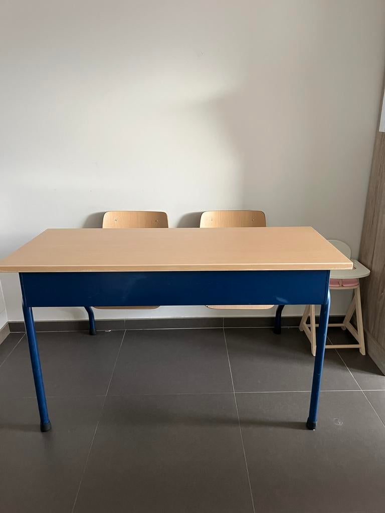 Bureau kinderen, Ophalen, Zo goed als nieuw