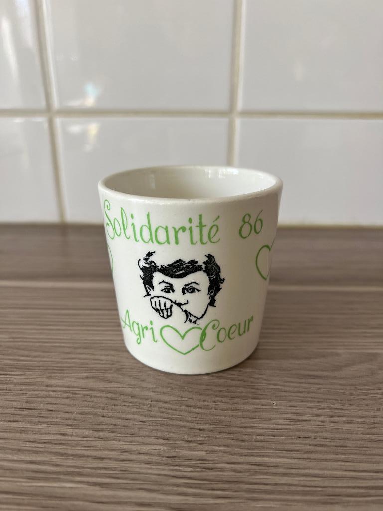 Tasse Boch La Louvière Solidarité 86 Agri Cœur, Antiquités & Art, Enlèvement ou Envoi