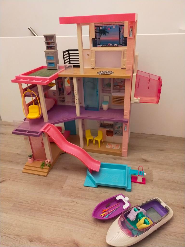 Barbie Dreamhouse, Enlèvement