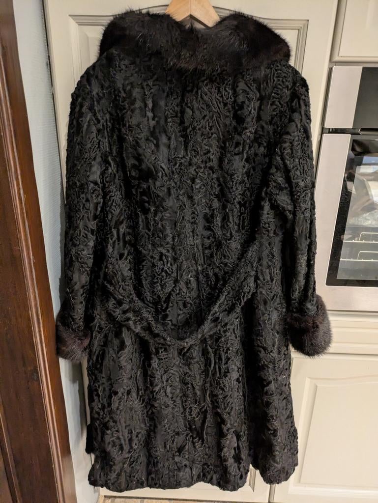 Echte pelzen mantel astrakan  perfect voor carnaval, Ophalen, Zo goed als nieuw, Zwart
