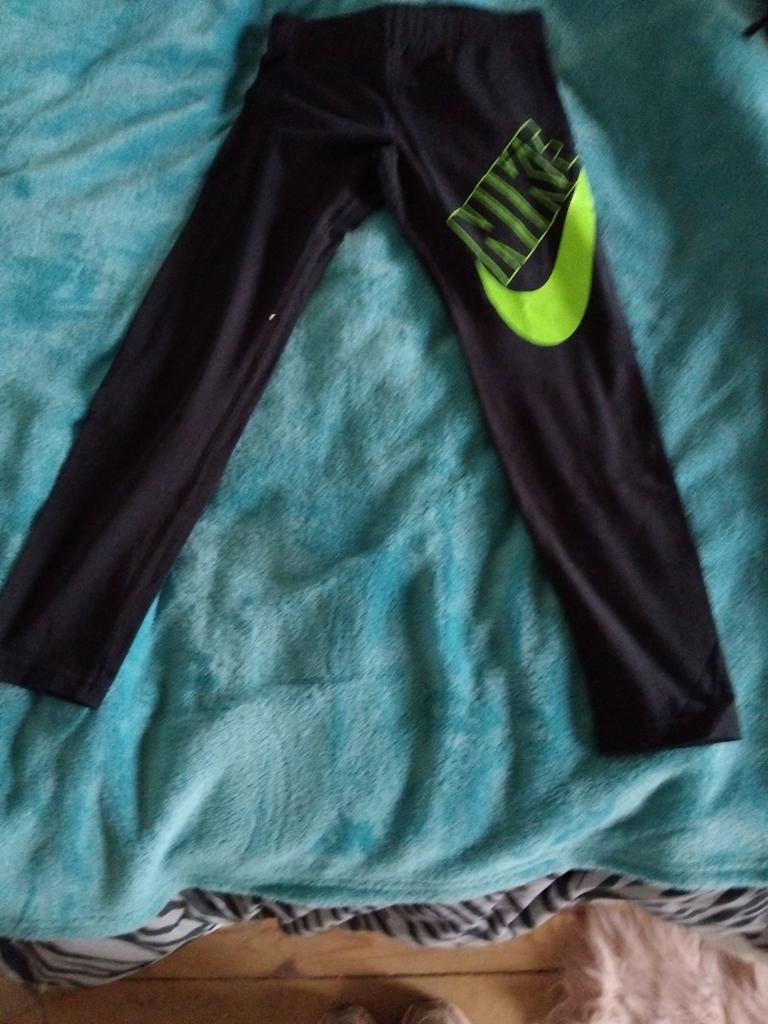 Nike broek, Ophalen