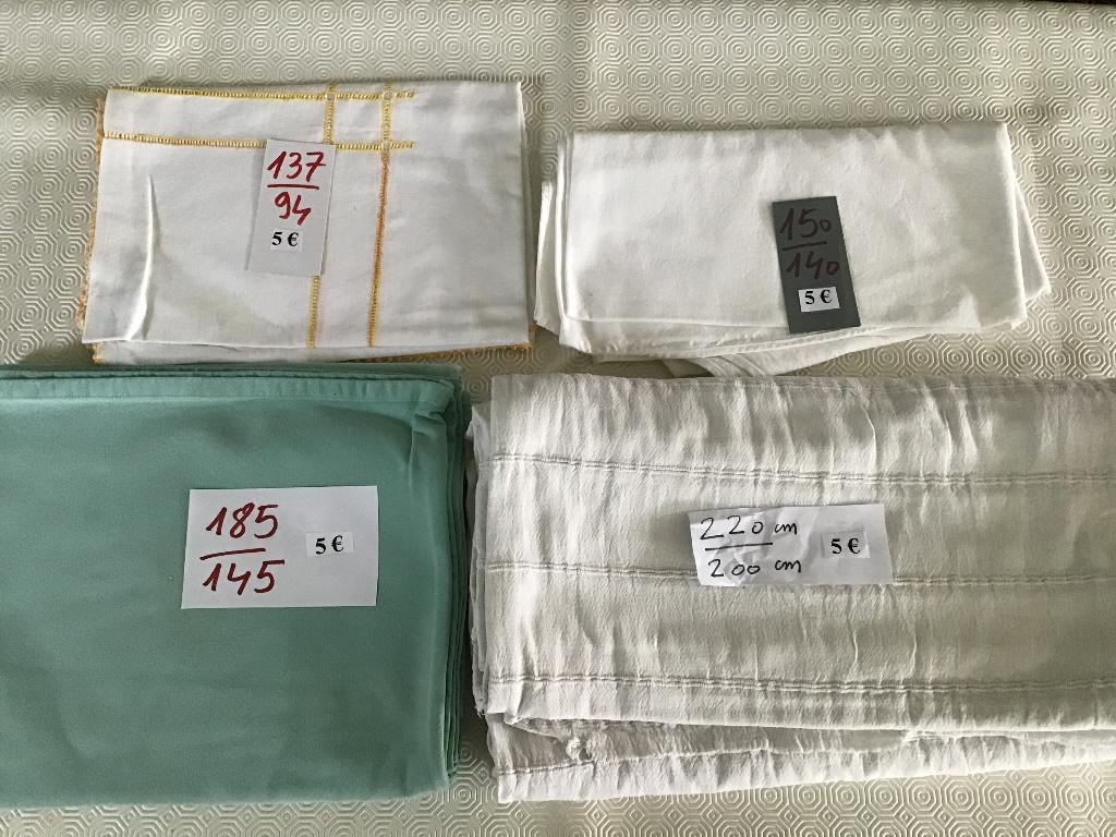 6 nappes pour seulement 5 euros chacune, Maison & Meubles, Nappes, Comme neuf, Enlèvement ou Envoi