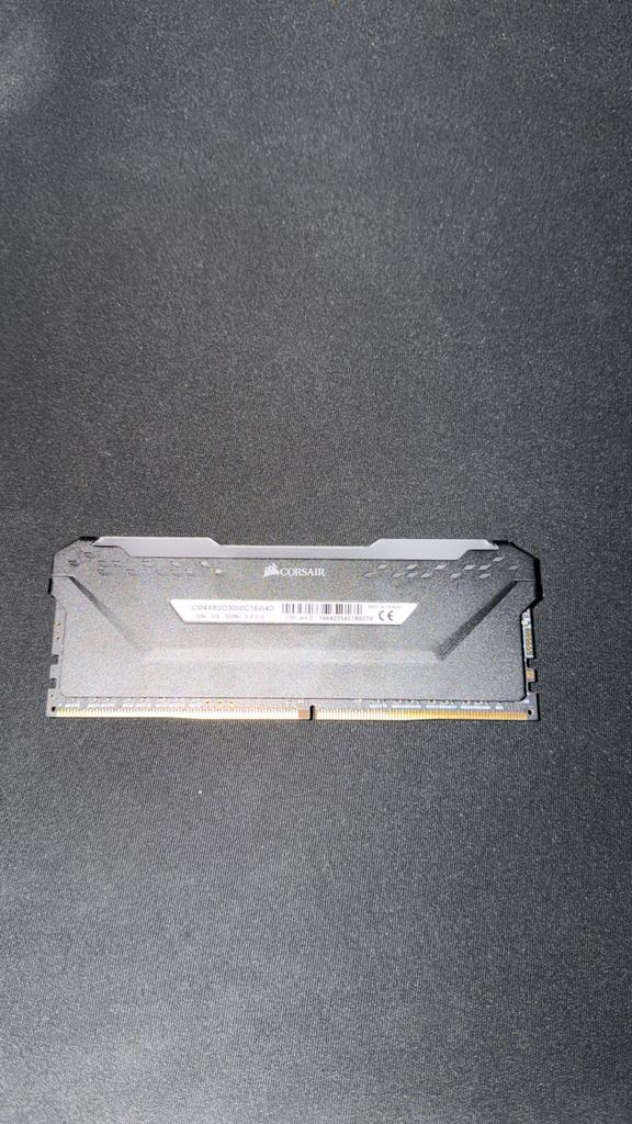 Barrette RAM Corsair Vengeance RGB Pro 8Go DDR4 3000MHz, Enlèvement, Comme neuf, DDR4