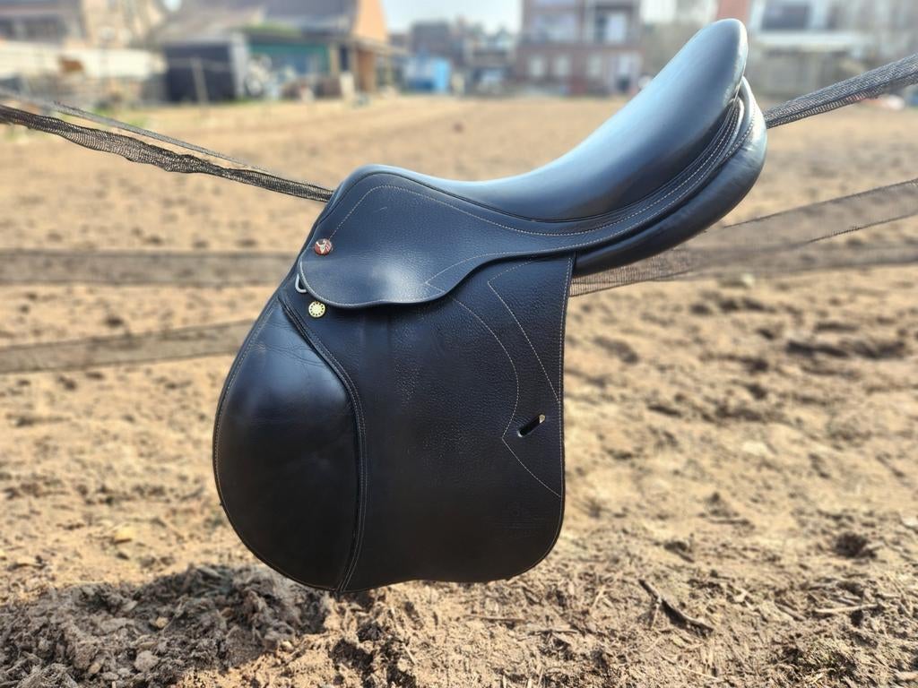 Prestige versailles springzadel 18 inch, Dieren en Toebehoren, Ophalen of Verzenden