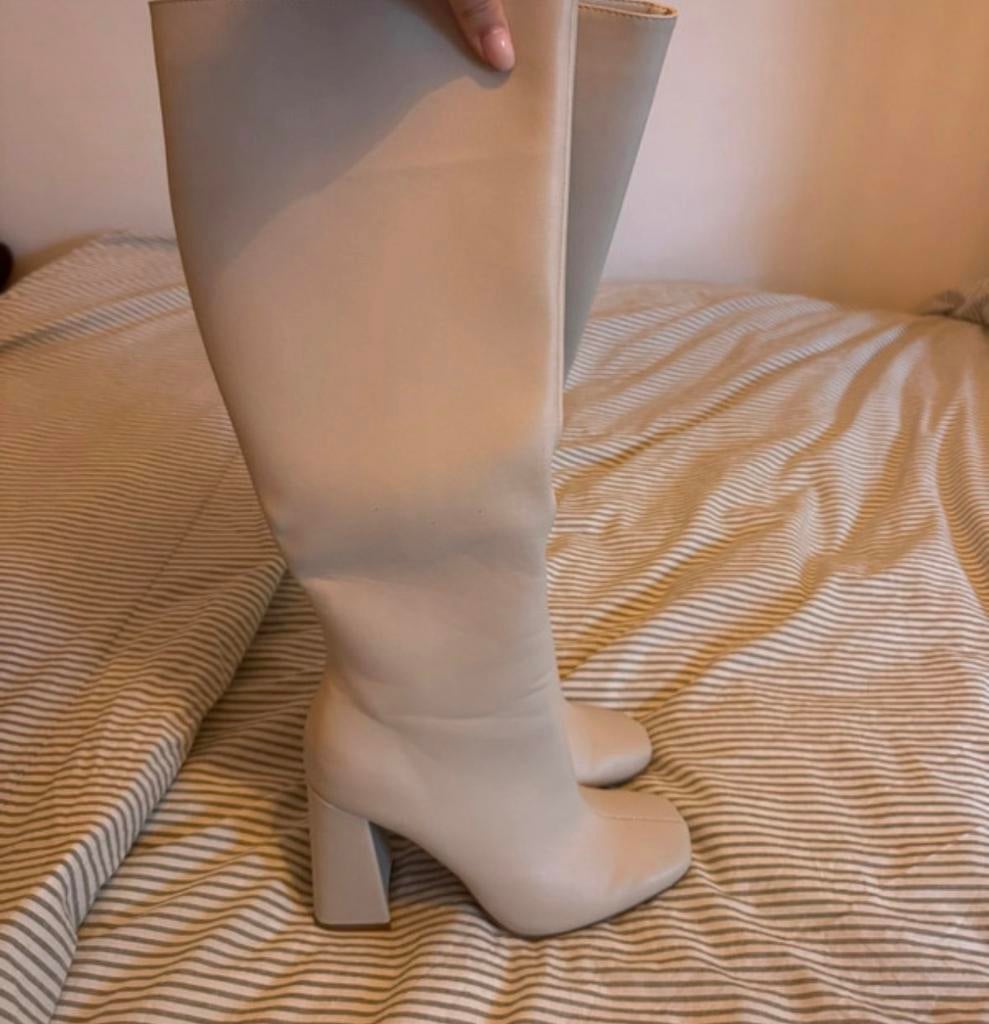 Witte lange laarzen maat 39, Kleding | Dames, Schoenen, Verzenden, Zo goed als nieuw