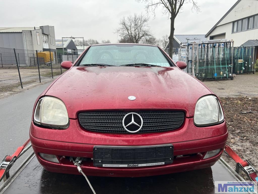 mercedes slk r170 rood h582 demontage onderdelen sloop, Gebruikt, Mercedes-Benz AG, Mercedes-Benz, Mercedesstrasse 120
70372  Stuttgart, DE
