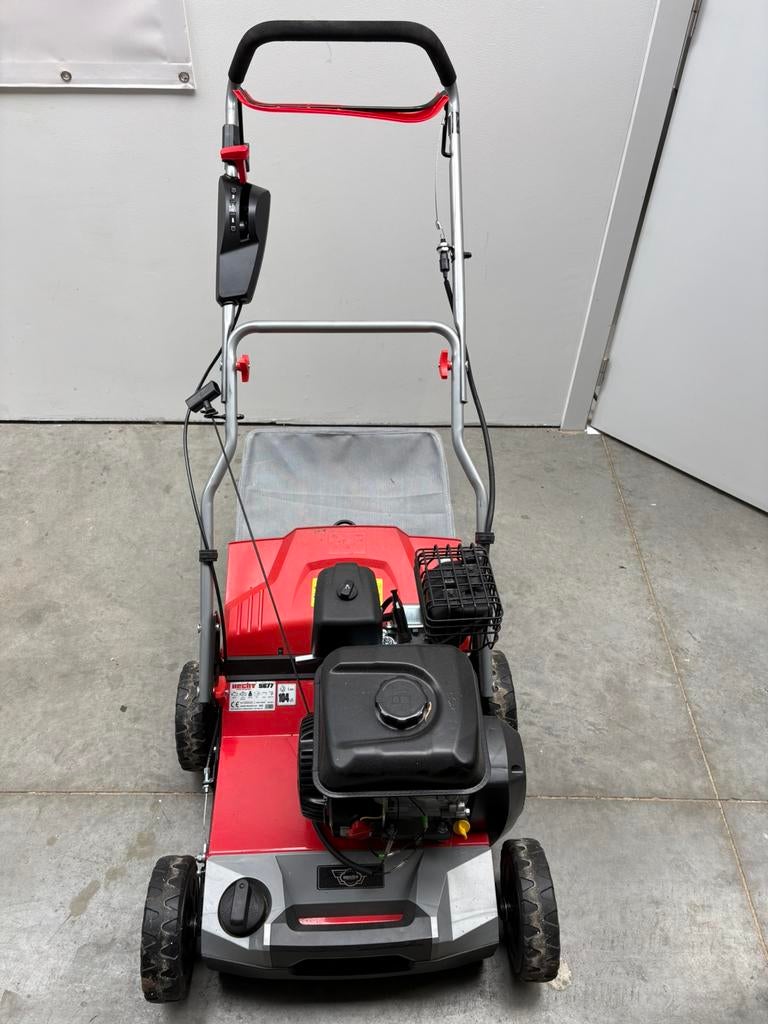 HECHT 5677 Verticuteermachine, Tuin en Terras, Verticuteermachines, Ophalen, Zo goed als nieuw, Benzine