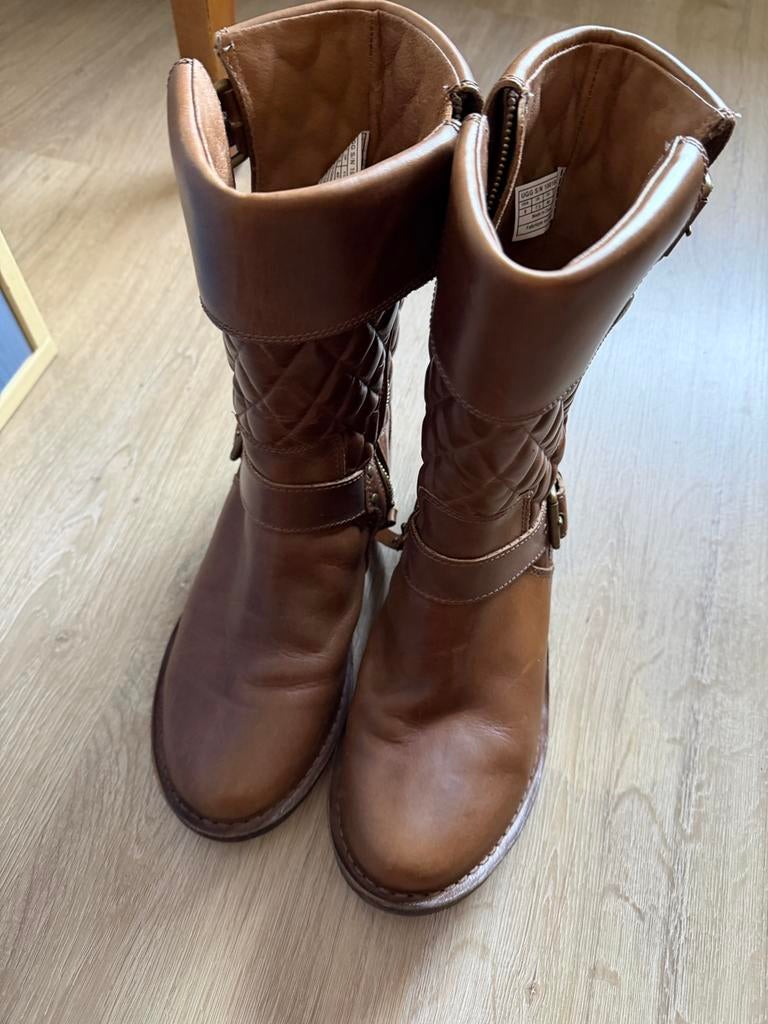Uggs laarzen als nieuw, Kleding | Dames, Schoenen, Ophalen of Verzenden