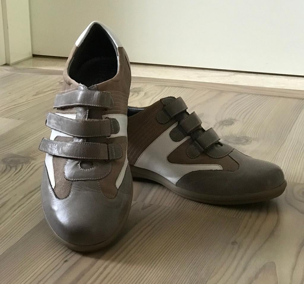 Beige lederen sneaker van DUREA uitneembare zool (mt 40,5), Durea, Beige, Nieuw, Ophalen of Verzenden