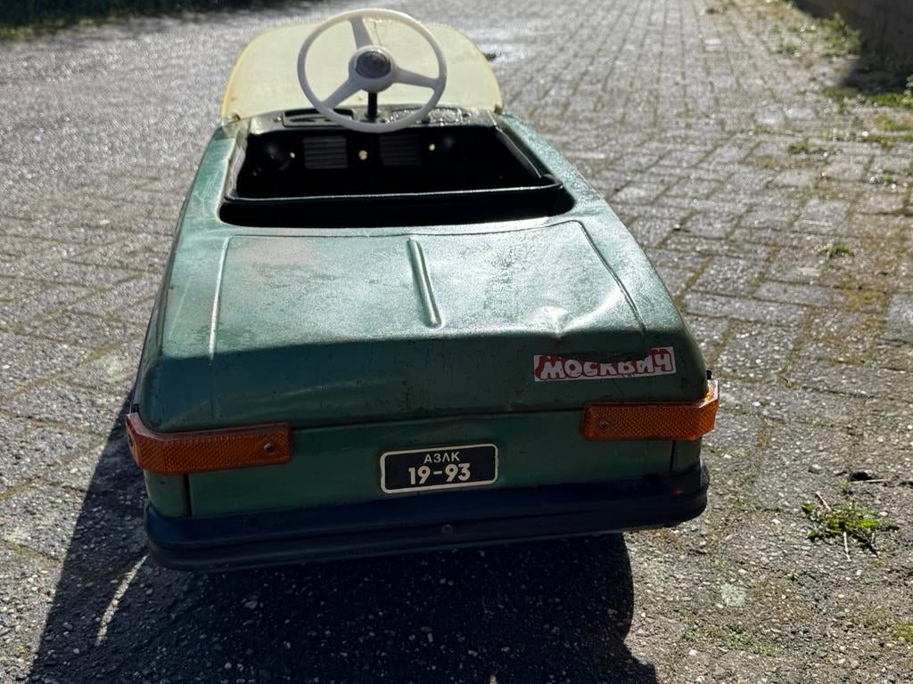 Moskvich oude trapauto, Antiek en Kunst, Ophalen