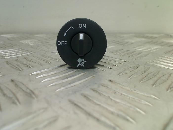 Verrouillage airbag d'un Renault Twingo, Autos : Pièces & Accessoires, Électronique & Câbles, Renault, Utilisé, 3 mois de garantie