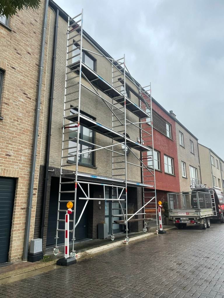 2 échafaudages mobiles Euroscaffold de 7,2 m,complets, Bricolage & Construction, Enlèvement, Comme neuf, Échafaudage de façade