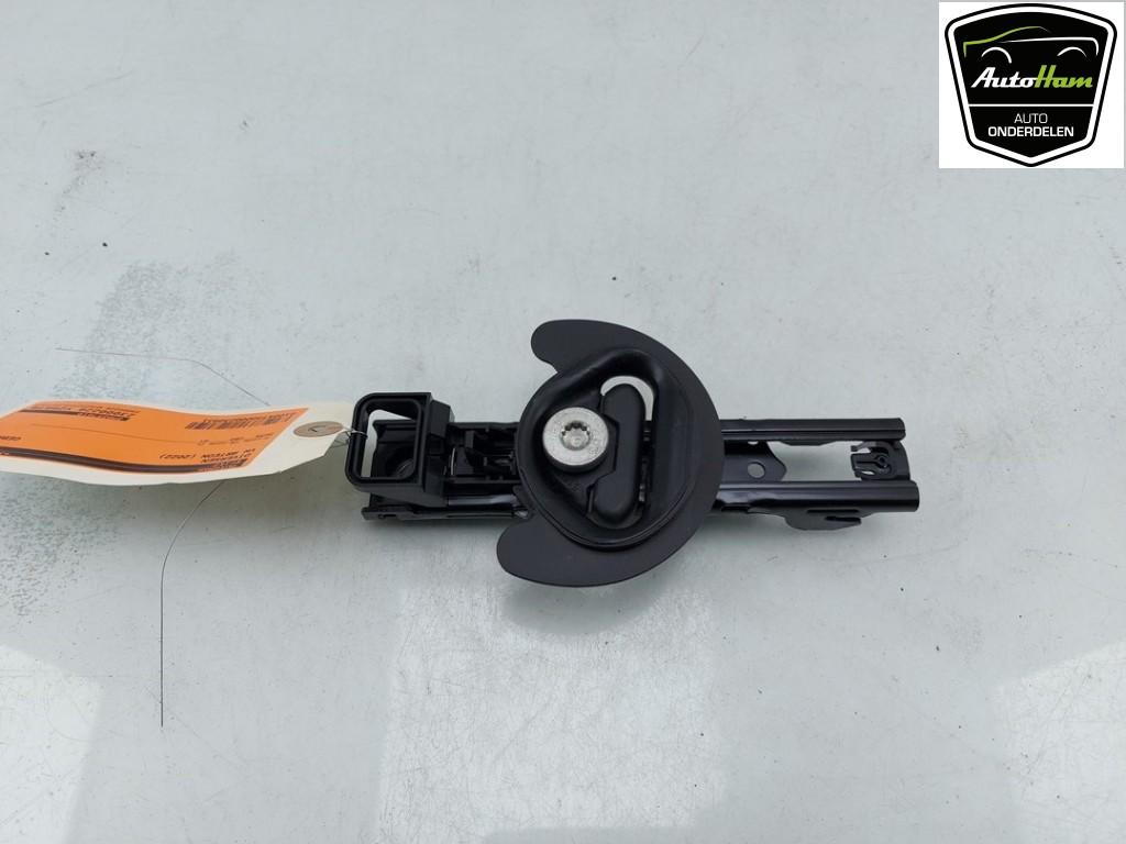 DIVERSEN Gordelaangever rechts Arteon (3HAB) (|4M0857819|), Gebruikt, Volkswagen