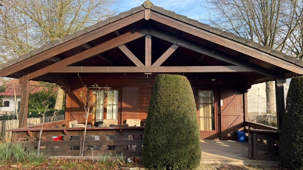 Ruime houten chalet te koop, Immo, Buitenverblijven te koop, 2 slaapkamers, 115 m², Verkoop zonder makelaar, Provincie Limburg