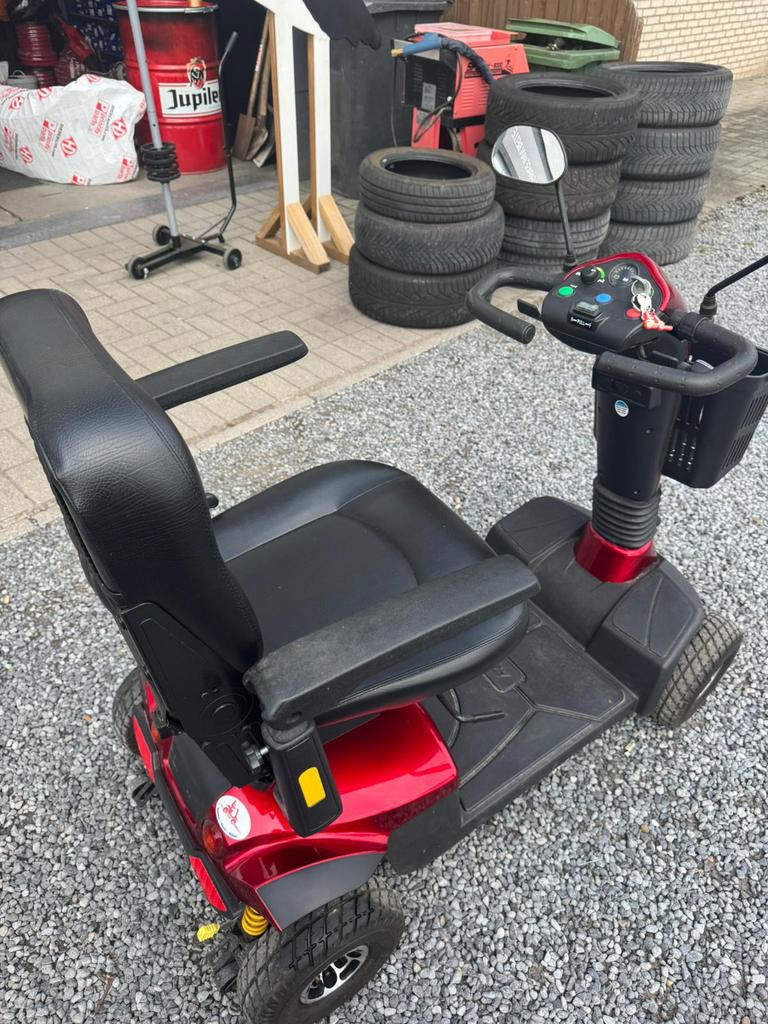 Scootmobiel rood, amper gebruikt, Enlèvement, Comme neuf