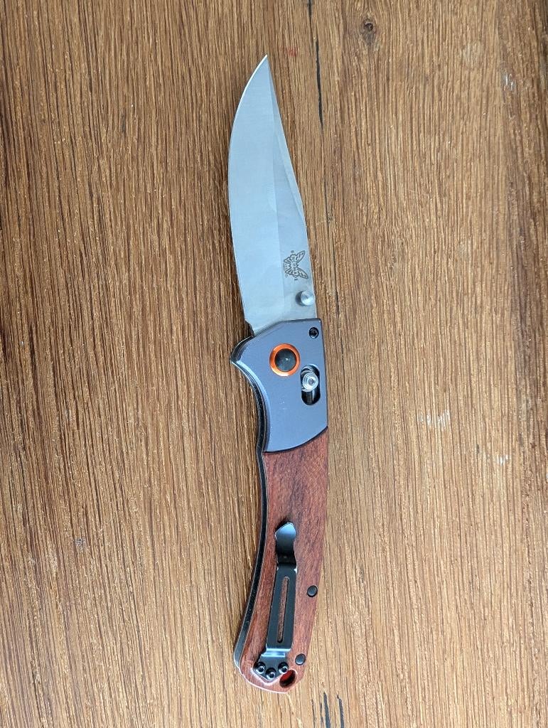 Couteau de poche Benchmade, Caravanes & Camping, Outils de camping, Comme neuf, Enlèvement ou Envoi