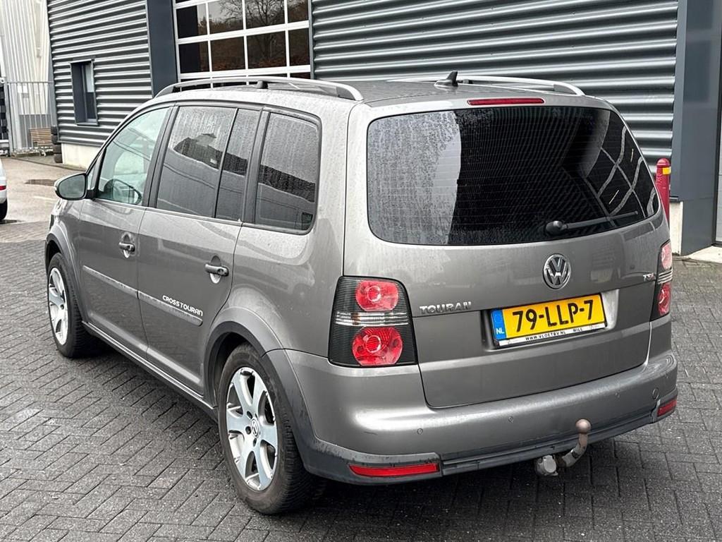 Volkswagen Touran 1.4 TSI Cross,7 persoons, trekhaak, cruise, Voorwielaandrijving, Euro 5, Monovolume, Gebruikt