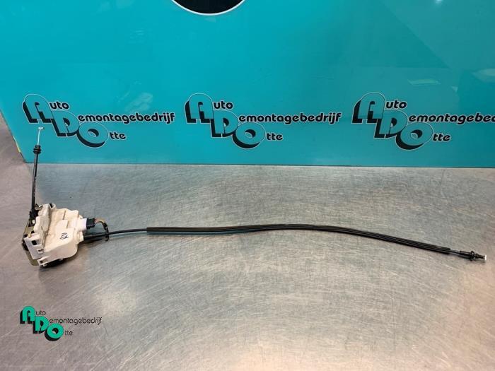 Serrure portière mécanique 2portes droite d'un Citroen C3, Autos : Pièces & Accessoires, -, 3 mois de garantie, Utilisé, -