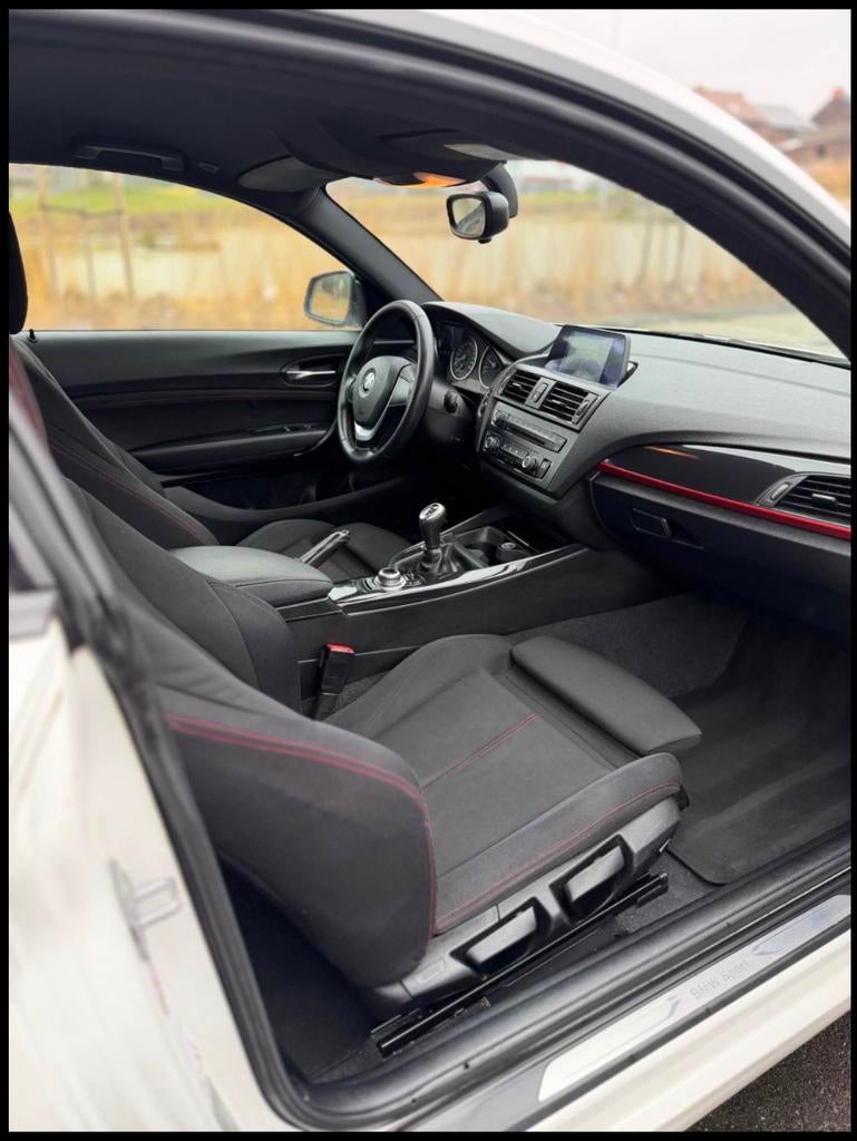 Bmw serie1 edition sport, Autos, BMW, Série 1, Caméra de recul, Phares directionnels, Régulateur de distance, Airbags, Air conditionné