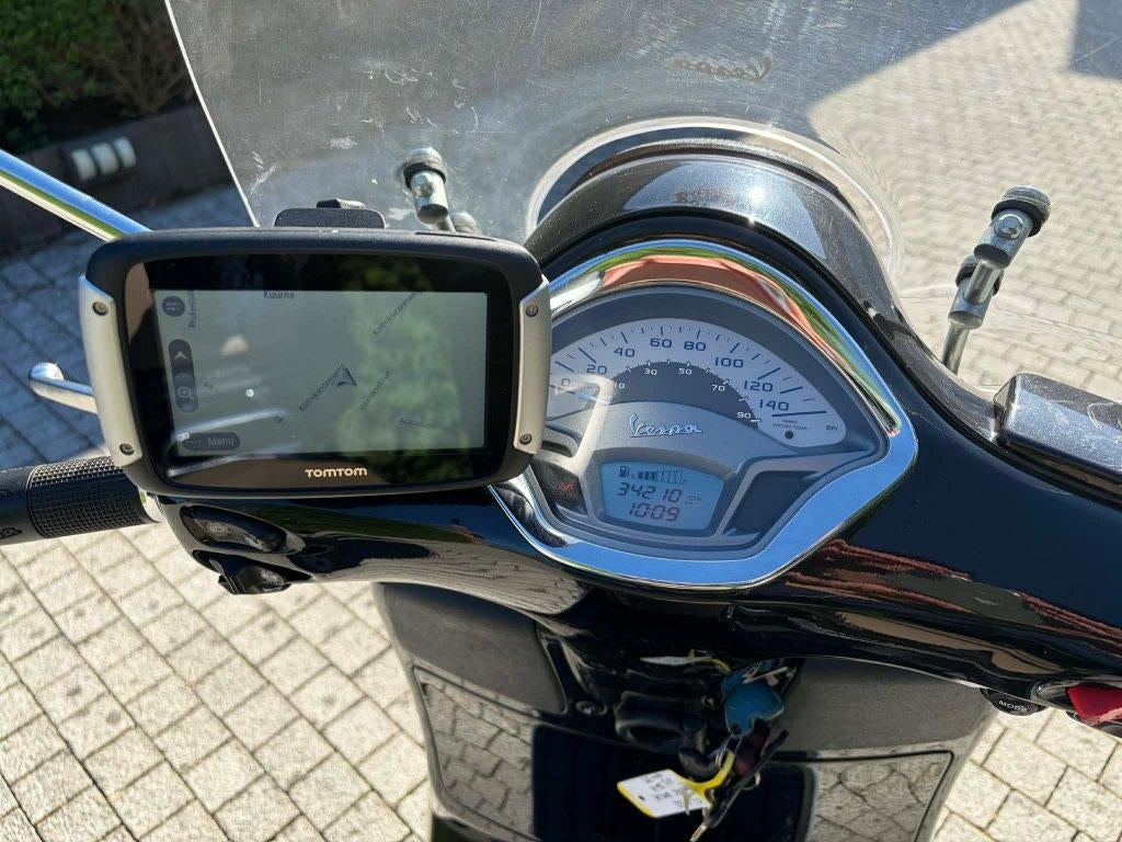 Occasie Vespa GTS 250, Motoren, 250 cc, Scooter, Bedrijf, Minimaal motorrijbewijs A2