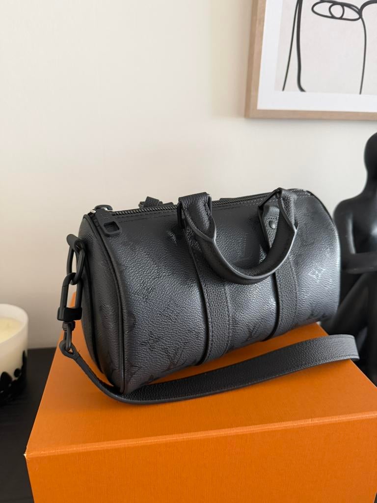 Sacoche louis vuitton keepall 25, Handtassen en Accessoires, Tassen | Schoudertassen, Zo goed als nieuw, Ophalen of Verzenden