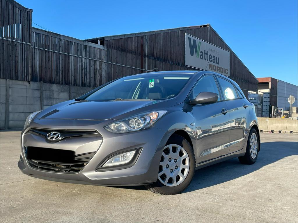 Hyundai i30 1.4crdi* 66kw* lounge ISG*, Autos, Argent ou Gris, Achat, Entreprise, Boîte manuelle